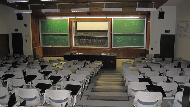 La Cátedra al Servicio del Poder: Cómo los Gobiernos Compran Legitimidad Académica en América Latina